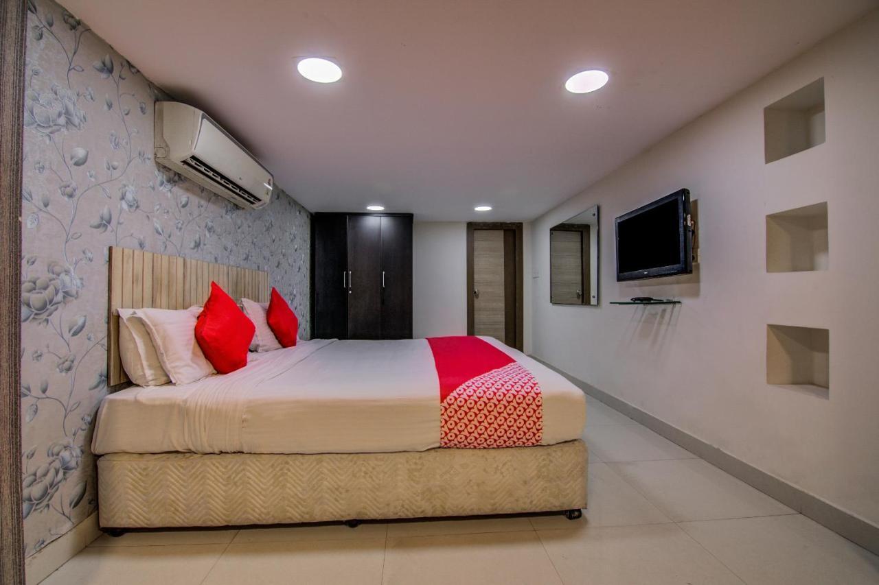 Oyo Hotel 55 Lawsons Bay Jalāripeta Extérieur photo