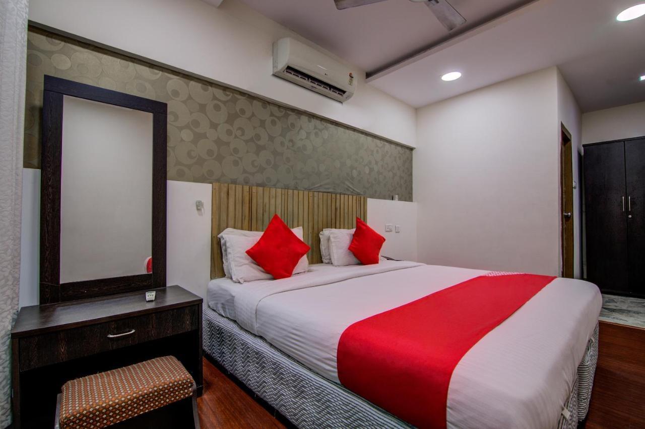 Oyo Hotel 55 Lawsons Bay Jalāripeta Extérieur photo