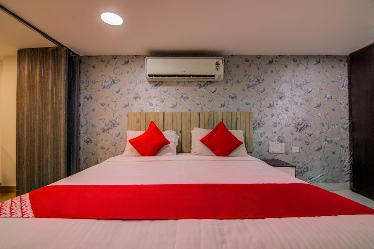 Oyo Hotel 55 Lawsons Bay Jalāripeta Extérieur photo